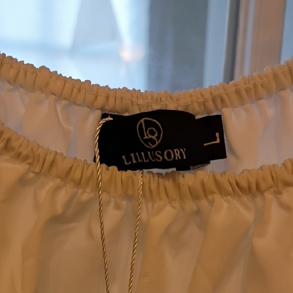 Chic White Puffy Sleeve Dress - Picture 2 of 5